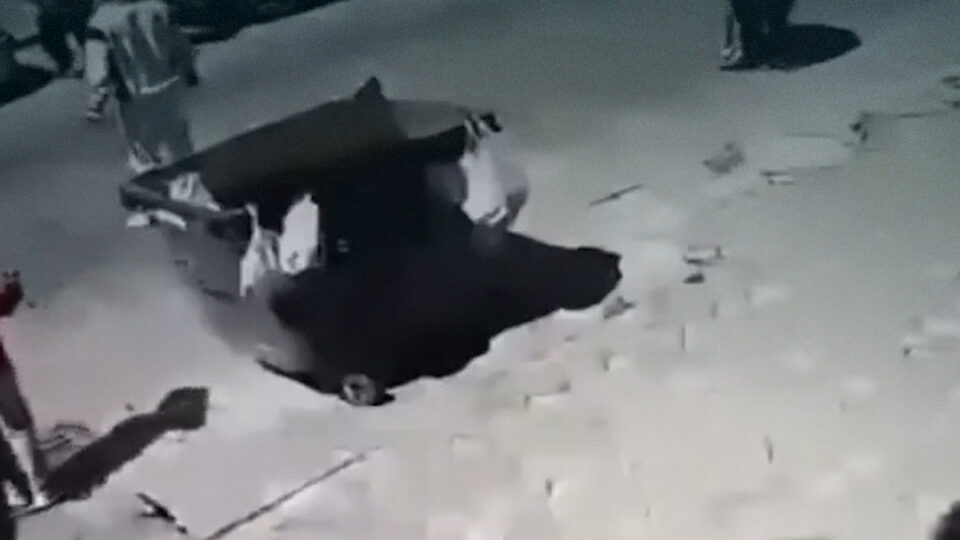 شاب يسقط من شرفة منزله لحظة وقوع زلزال إسطنبول