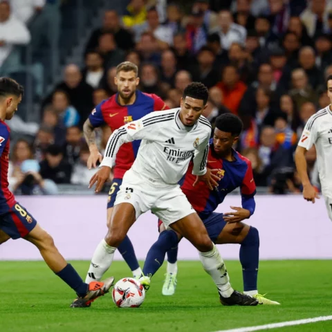 الدوري الإسباني.. ريال مدريد يسقط أمام أوساسونا ويفتح باب الصدارة أمام برشلونة