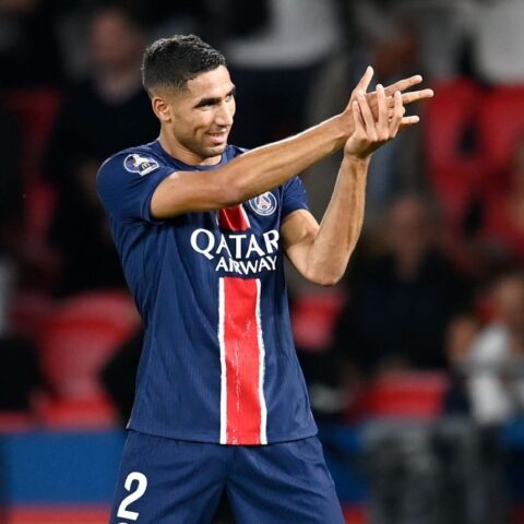 أشرف حكيمي يتوج بجائزة “فيفيان فوي” لأفضل لاعب إفريقي