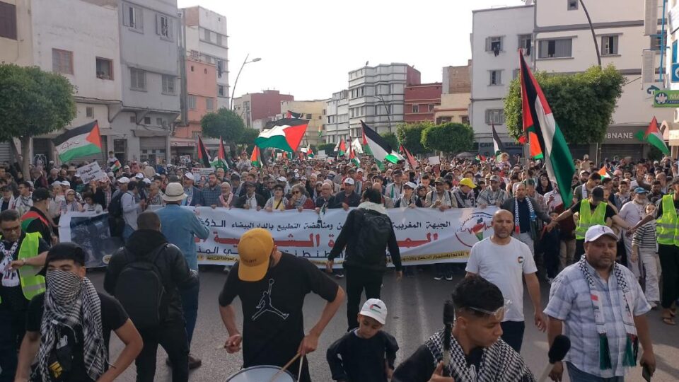 “لا نكبة بعد الطوفان”.. مسيرة حاشدة بالبيضاء تنتفض ضد الإبادة والتجويع في غزة