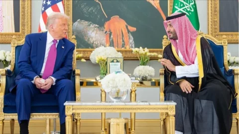 شملت مجالي الطاقة والدفاع.. بن سلمان وترامب يوقعان “وثيقة الشراكة الاقتصادية الاستراتيجية”