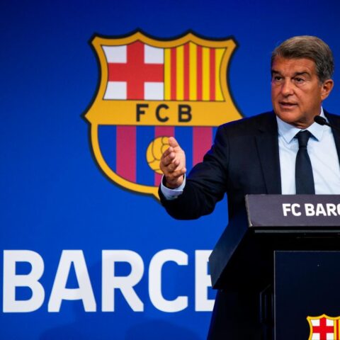 لابورتا يستقيل من رئاسة برشلونة تمهيدا للترشح لانتخابات مارس