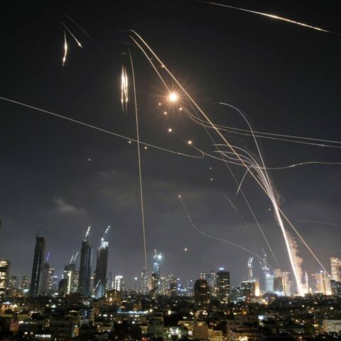 إيران تمطر سماء إسرائيل بهجمات جديدة وتتسبب في إصابة 7 أشخاص
