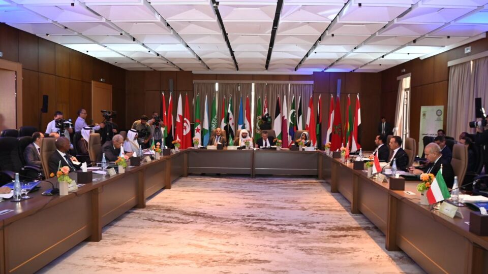 وهبي يدعو إلى تعزيز الطابع الإلزامي لقرارات مجلس وزراء العدل العرب