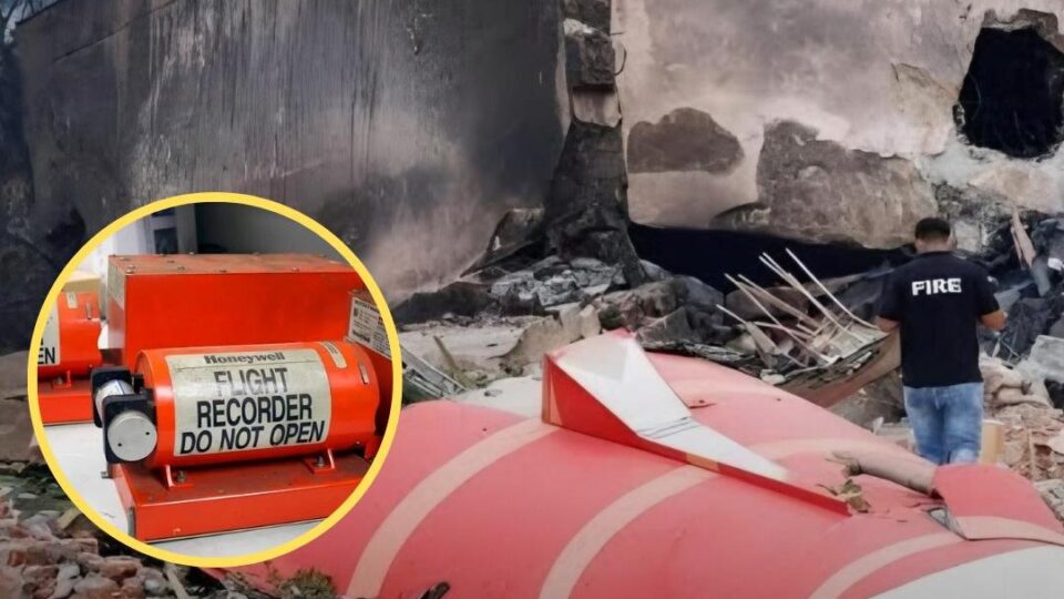 العثور على الصندوق الأسود الثاني للطائرة الهندية المنكوبة