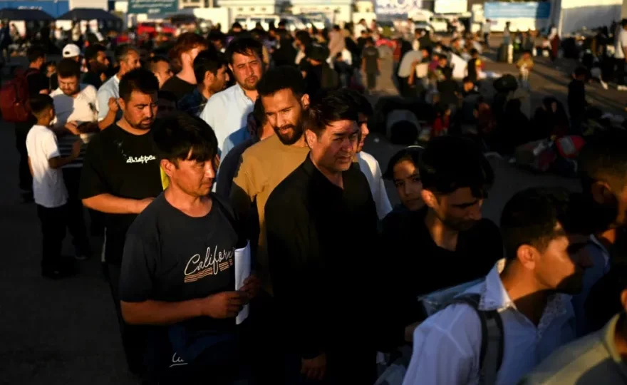 أكثر من 230 ألف مهاجر أفغاني عادوا من إيران