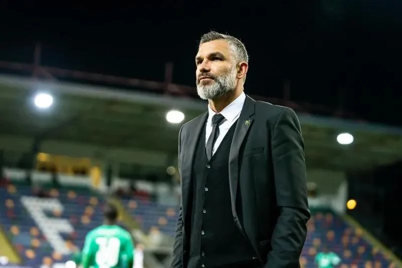 المغرب الفاسي ينفصل عن مدربه توميسلاف ستيبيتش