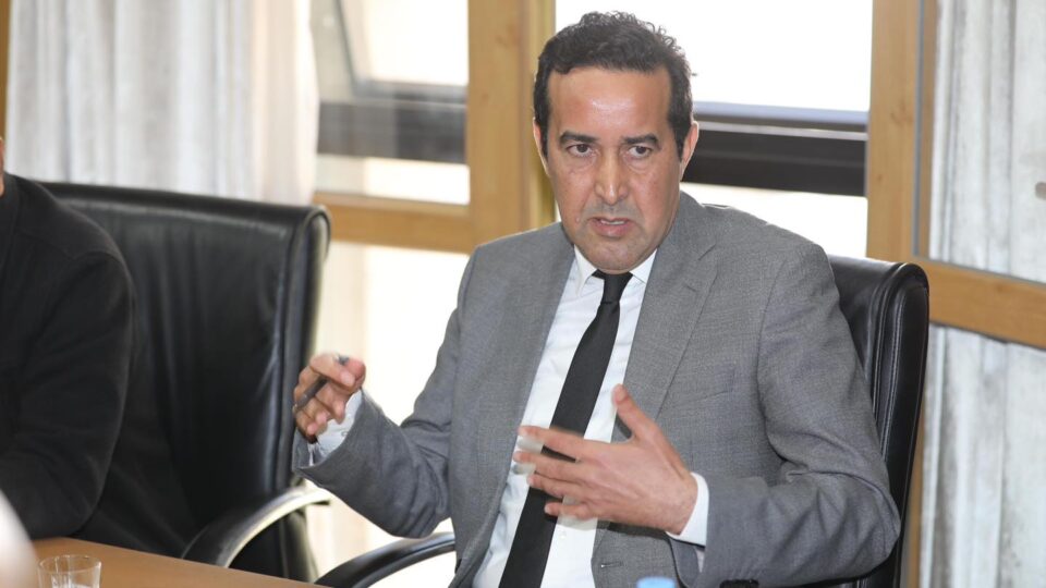 النائب الأول لأخنوش يمثل أمام القضاء بتهم “خيانة الأمانة والسرقة والنصب والإحتيال”