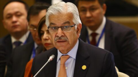 وزير الدفاع الباكستاني يعلن دعم بلاده لإيران ويدعو العالم الإسلامي إلى الاتحاد