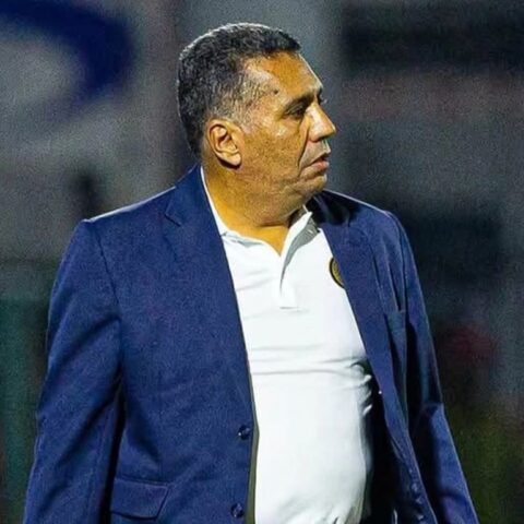 بعد الصعود.. الطاوسي يتولى قيادة الكوكب المراكشي