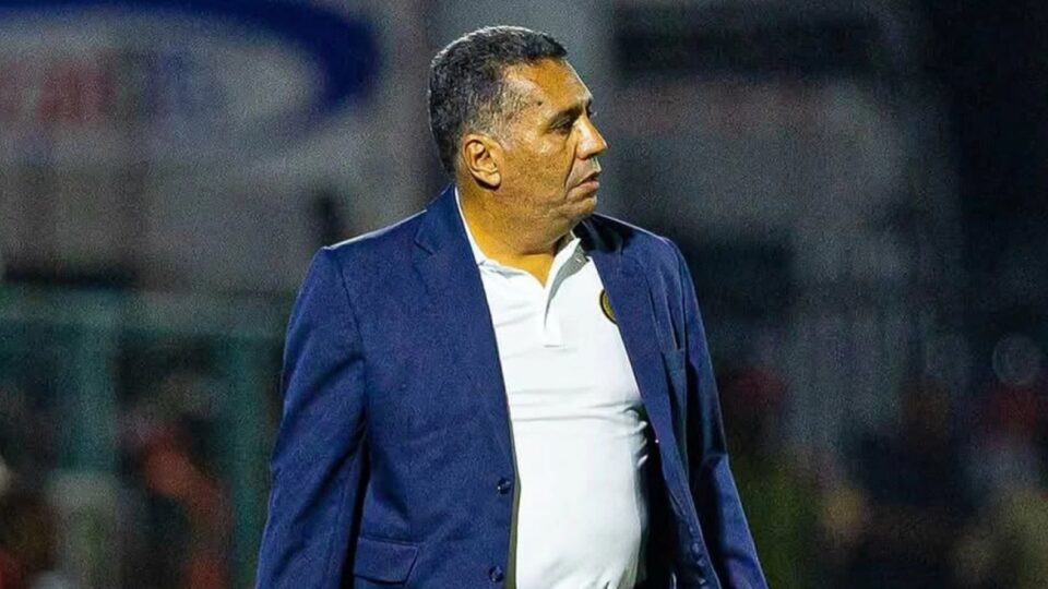 بعد الصعود.. الطاوسي يتولى قيادة الكوكب المراكشي