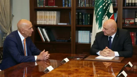 الرئيس اللبناني يستبعد التطبيع مع إسرائيل