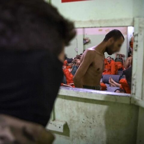 عائلات المعتقلين المغاربة بالعراق تطالب السلطات بالتحرك وتيسير إرسال المساعدات المالية