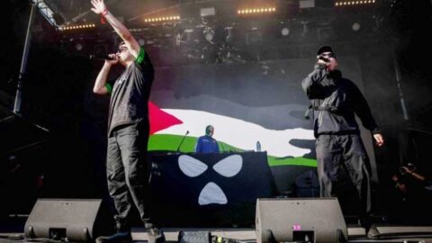 فرقة “نيكاب” الإيرلندية تتحدى منتقديها وتهتف مجددا “فلسطين حرة”