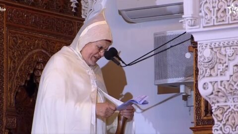 توقف مفاجئ لخطبة الجمعة بمسجد حسان إثر إصابة الإمام بوعكة صحية