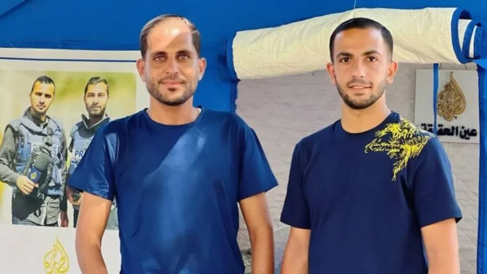 استشهاد مراسلي الجزيرة أنس الشريف ومحمد قريقع جراء قصف إسرائيلي