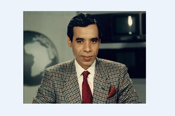 الإعلامي ومقدم برنامج “سينما الخميس” علي حسن في ذمة الله