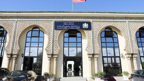 صنفتهم بين مغرضين ومتهافتين.. الأوقاف ترد على منتقدي قرار إعفاء رئيس مجلس علمي محلي