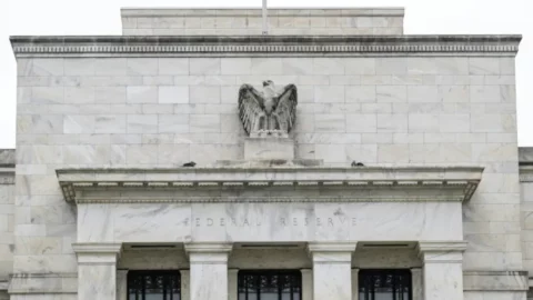 الفدرالي الأميركي يخفض الفائدة لأول مرة في 2025