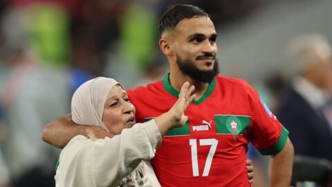 بوفال ينفي الأخبار المتداولة حول وفاة والدته