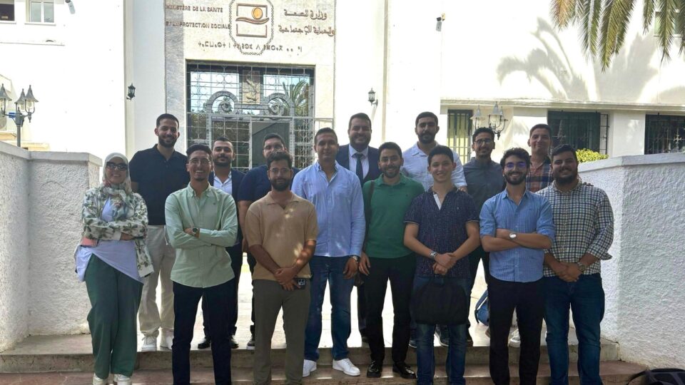 بعد اتفاق مع وزارة الصحة.. الأطباء الداخليون يحصلون على زيادة 1500 درهم