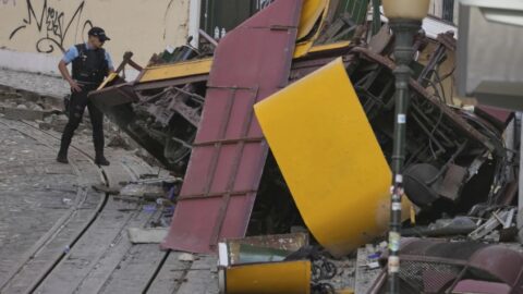 البرتغال .. تحقيق يكشف سبب مأساة القطار الجبلي المائل