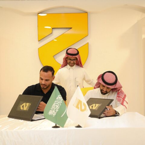 الحزم السعودي يعلن رسميا تعاقده مع عبد المنعم بوطويل