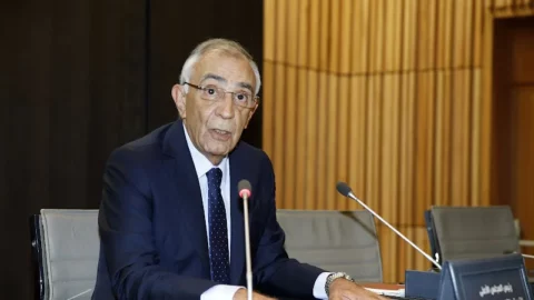 تتويج عمر عزيمان بجائزة “ذاكرة من أجل الديمقراطية والسلم”