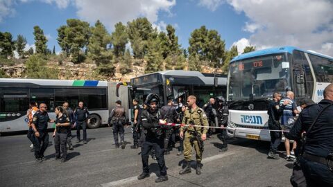 مقتل 5 إسرائيليين وإصابة 15 بإطلاق نار في القدس