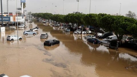 إسبانيا.. تفعيل “الإنذار الأحمر” بمنطقة فالنسيا جراء الأمطار الغزيرة
