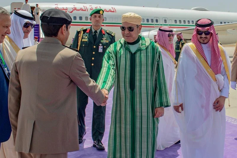 الأمير مولاي رشيد يحل بالدوحة للمشاركة في القمة العربية الإسلامية الطارئة