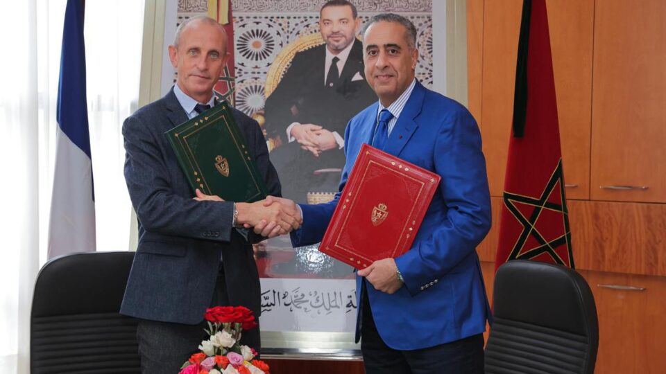 المغرب وفرنسا يوقعان اتفاقية شراكة لتسهيل عمليات البحث وتعقب المركبات المسروقة