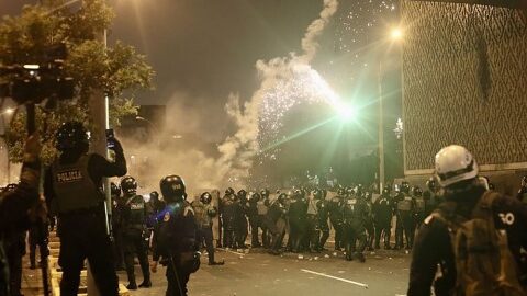 البيرو.. الجيش ينتشر في شوارع ليما إثر إعلان حالة الطوارئ