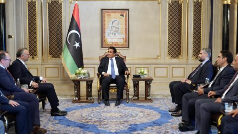 المنفي ومسعد بولس يبحثان “بشكل صريح ” المسار الحالي في ليبيا