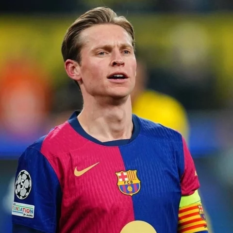 دي يونغ يجدد عقده مع برشلونة حتى عام 2029