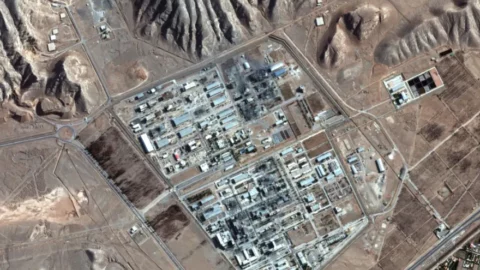 مشروع قرار على الوكالة الدولية للطاقة الذرية يطالب إيران بالتعاون