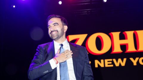 زهران ممداني.. عمدة نيويورك الجديد الذي تحدى ترامب وتوعد نتنياهو بالاعتقال