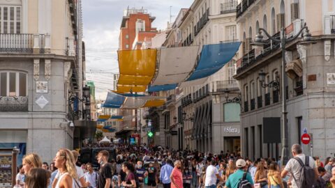 تقرير: السياح المغاربة من الأكثر إنفاقًا في سياحة التسوق بإسبانيا