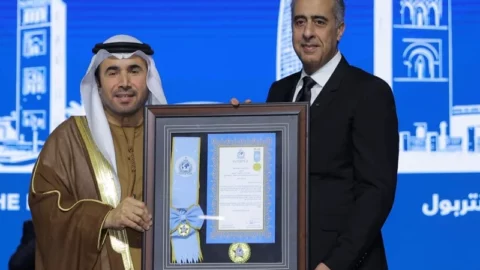 توشيح عبد اللطيف حموشي بوسام الأنتربول من الطبقة العليا