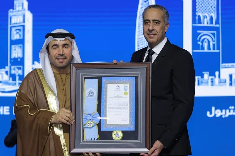 توشيح عبد اللطيف حموشي بوسام الأنتربول من الطبقة العليا