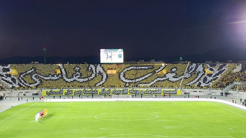 برفع لافتات.. جمهور المغرب الفاسي يتضامن مع السودان