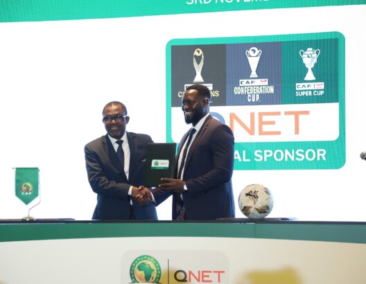 “كاف” وشركة “كيو نت” يجددان شراكتهما لموسم 2025/2026 من مسابقات الأندية