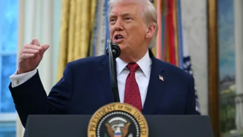 بي بي سي ستدافع عن نفسها بعد مطالبة ترامب بعشرة مليار دولار كتعويض