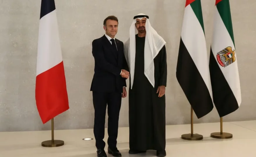 الرئيس الإماراتي يستقبل نظيره الفرنسي