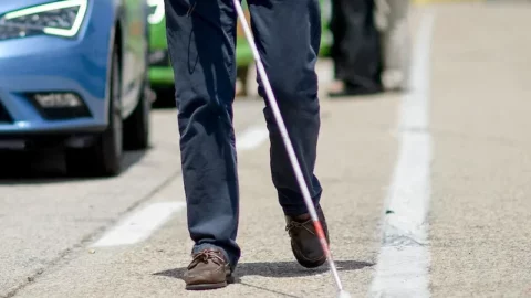 المكفوفون وضعاف البصر يستعدّون للاحتجاج بسبب استمرار “تدهور” أوضاعهم