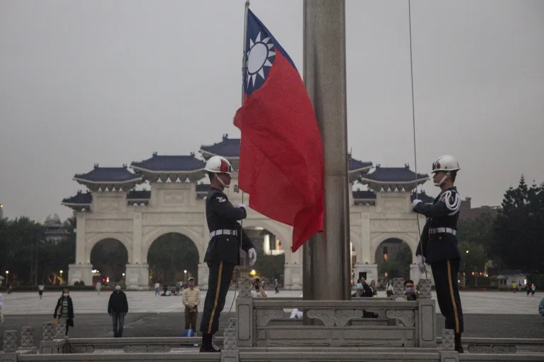 واشنطن توافق على صفقة أسلحة إلى تايوان