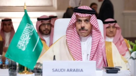 الصين والسعودية تتفقان على تعزيز التنسيق بينهما