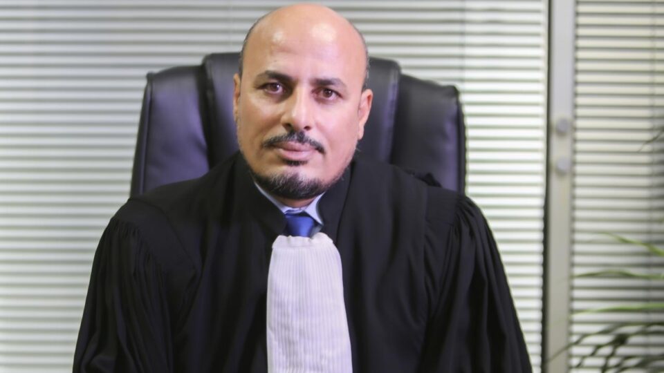 محامٍ يُعدد النقاط الخلافية في مشروع قانون المحاماة والمخاطر التي يحملها -حوار