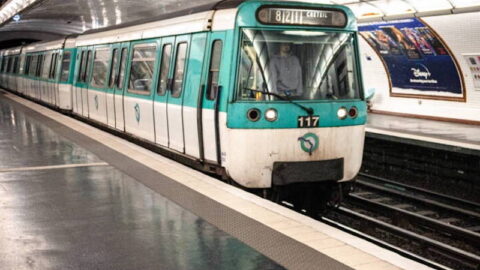 إصابة ثلاث نساء بجروح في عمليات طعن بمترو باريس