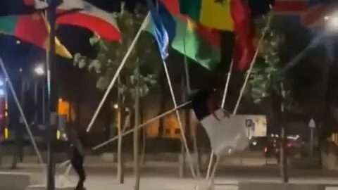 إزالة العلم الجزائري.. إحالة قاصرين على قاضي الأحداث بالدار البيضاء